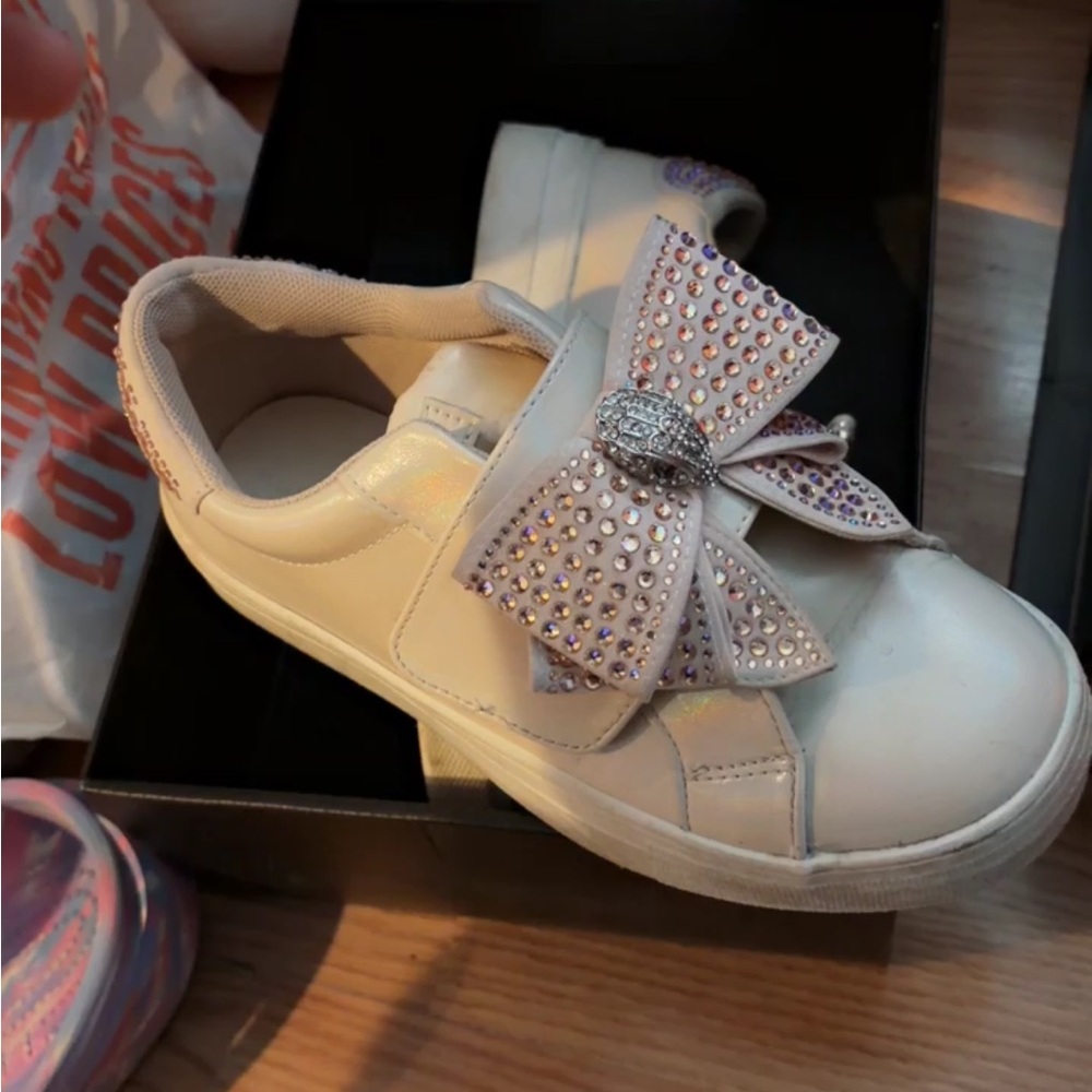 Girls' White Slip-On Sneakers with Decorative Crystal Bow